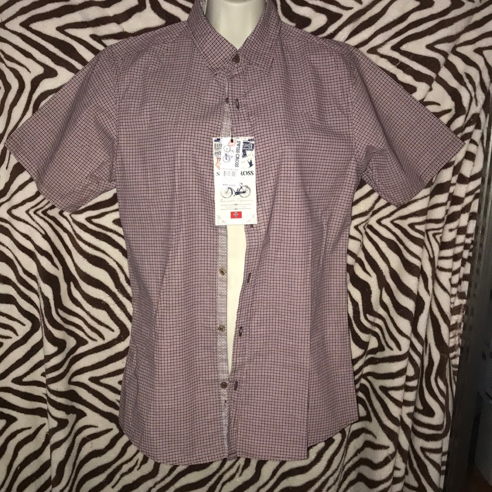 Swiss cross small fitted button down shirt New 🍒